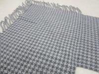 直角に織る不思議な手織り布「千鳥格子のたっぷりショール」(復刻版)